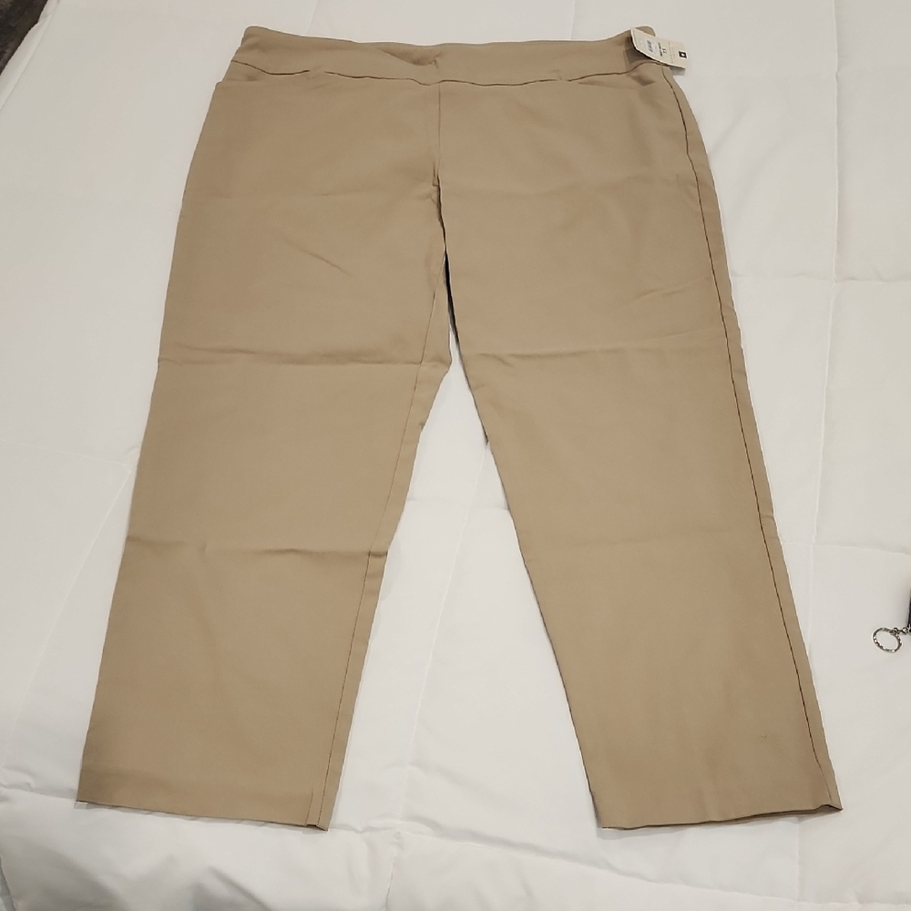 NWT Ladies Tan Dress Pants 1X 16W - 18W‎